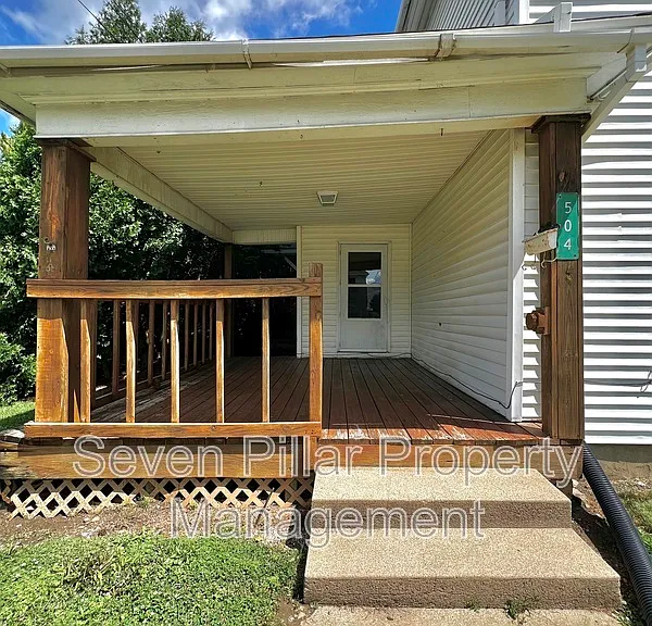 504 Martin St — Photo 1