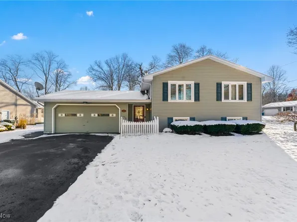 665 Wendemere Dr, Hubbard, OH 44425