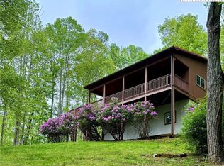 343 Walnut Hills Cir, Crumpler, NC 28617