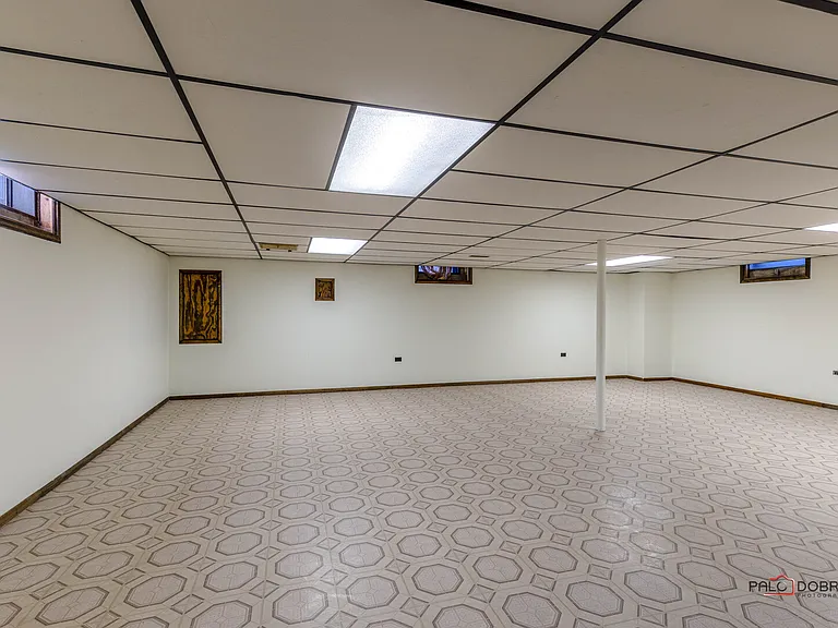 2450 Chas Dr — Photo 26