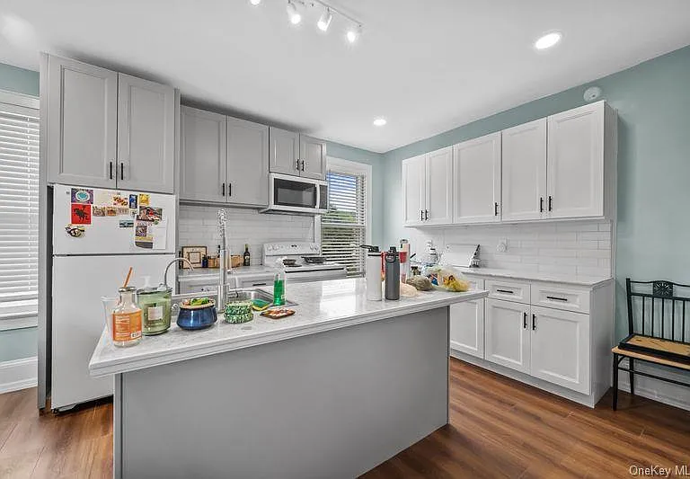 29 Dale Ave #2 — Photo 2