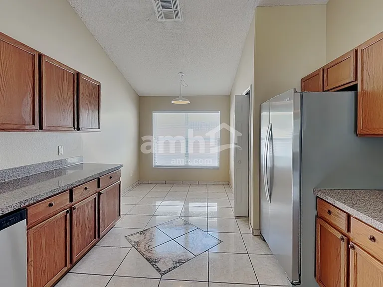 7964 Oakstone Ct — Photo 3