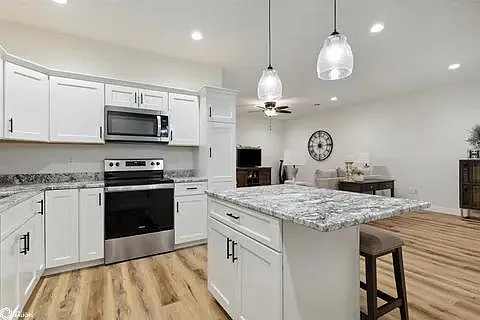 602 W Monroe St — Photo 3