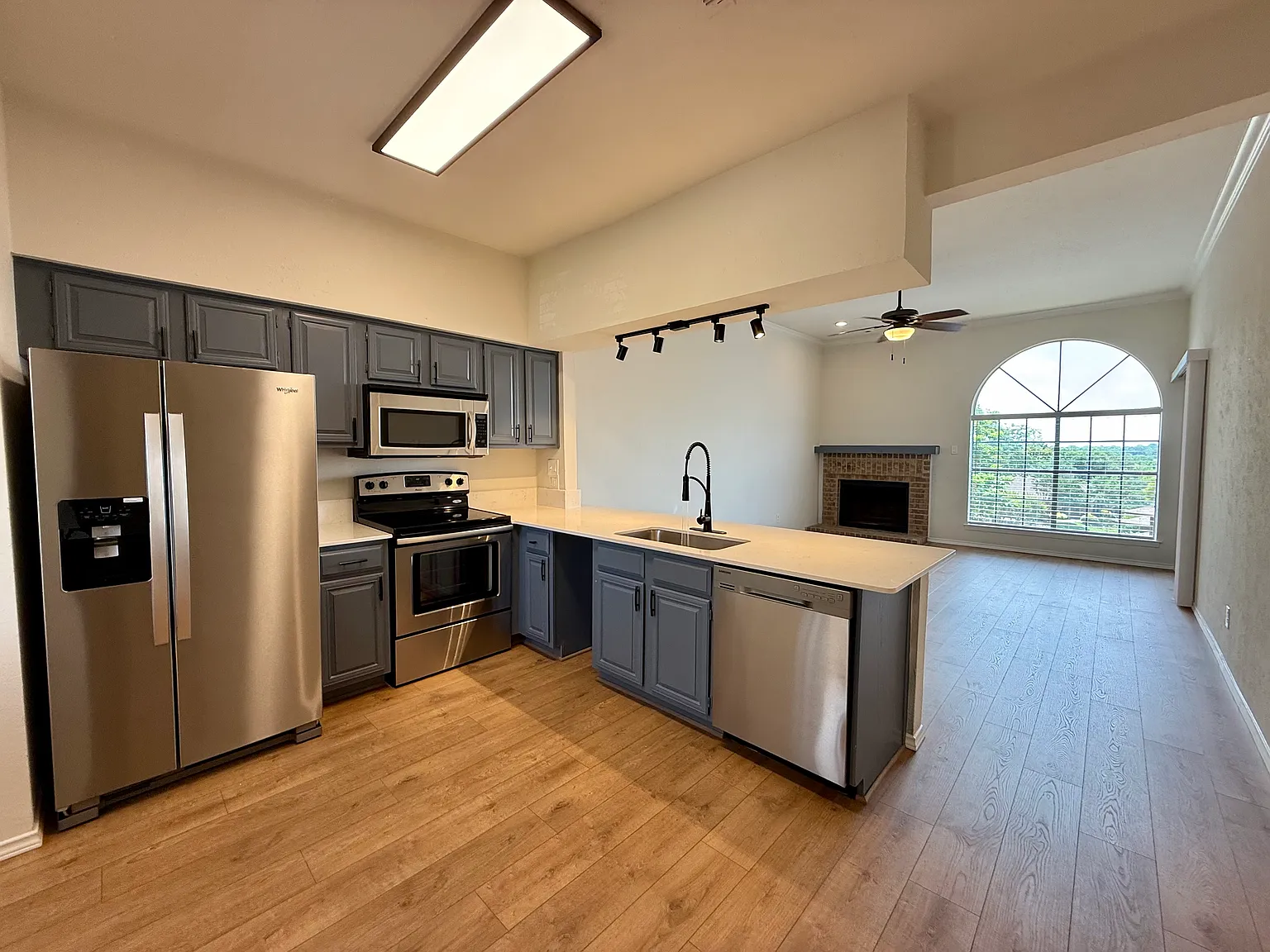 1 bed, 808 sqft, $1,495 — Photo 1