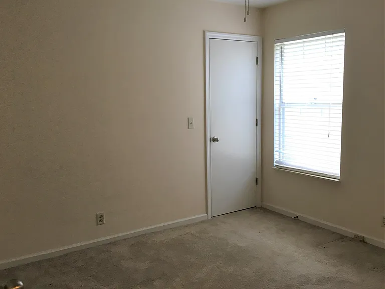 100 Meridian Ct — Photo 17