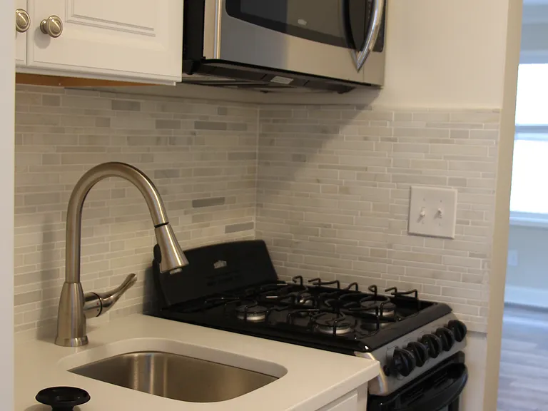 712 N Monroe St #3 — Photo 6
