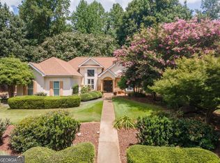 5404 Three Lakes Ct, Flowery Branch, GA 30542