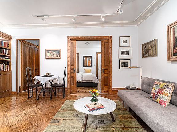 4th image of 205 W 57th St APT 6AC