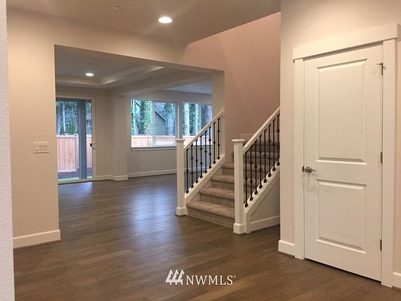 5th image of 718 Maloney Grove (Lot 12) Avenue SE