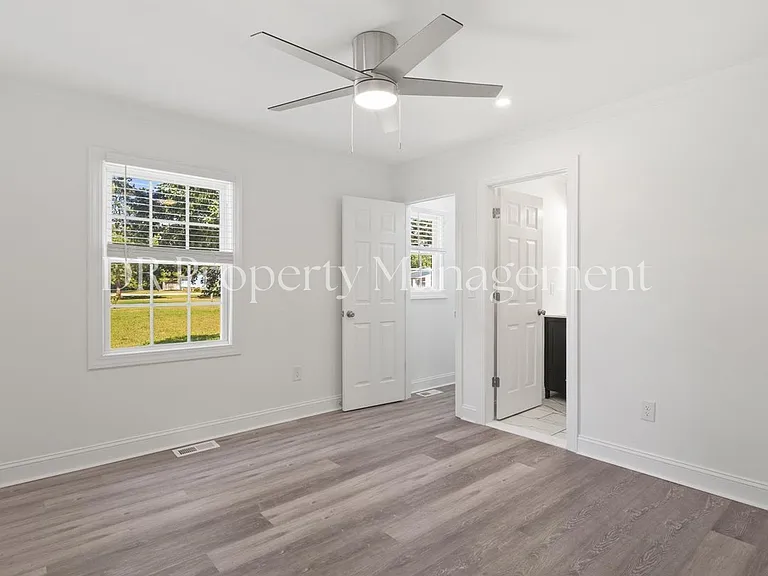 1708 Martin Luther King Dr — Photo 17