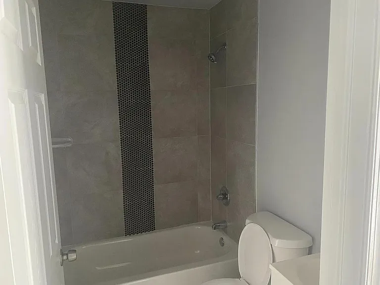1402 N 52nd St #2 — Photo 12