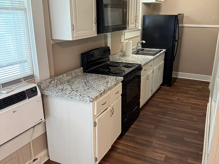 123 Campbell St #2 — Photo 5