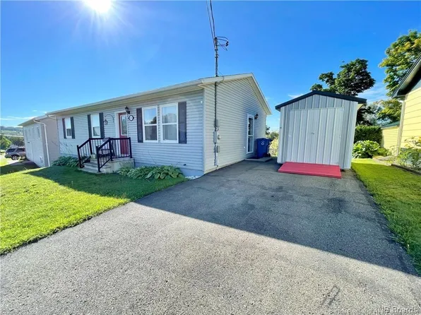 217 Neilson St, Woodstock, NB E7M 2H8