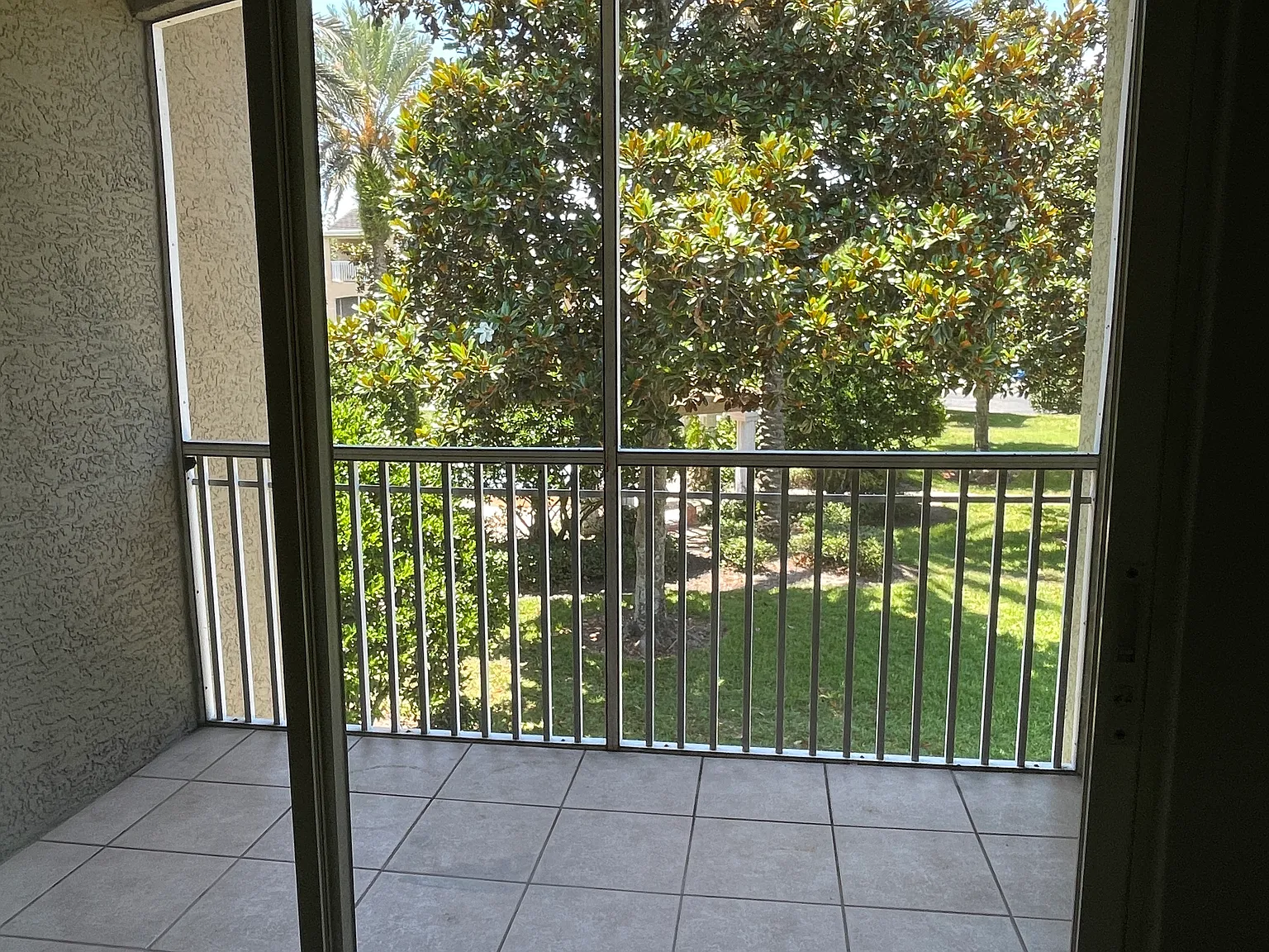 1 bed, 851 sqft, $1,335 — Photo 3