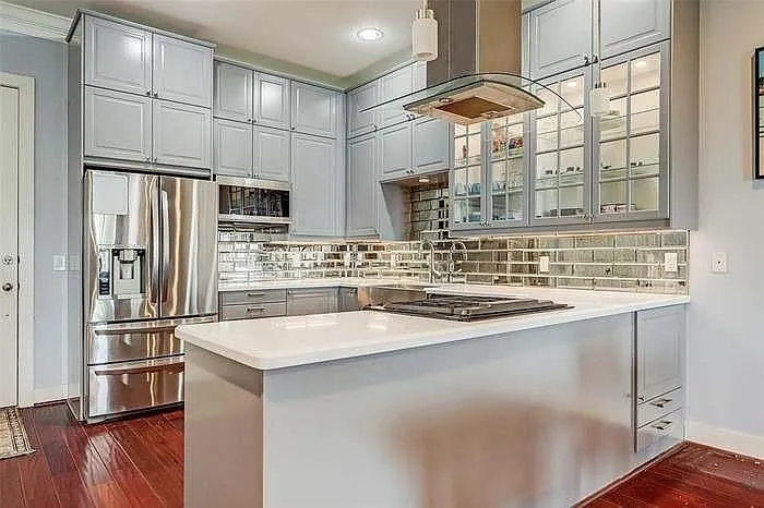 1 bed, 1.5 bath, 1179 sqft, $2,300 — Photo 2
