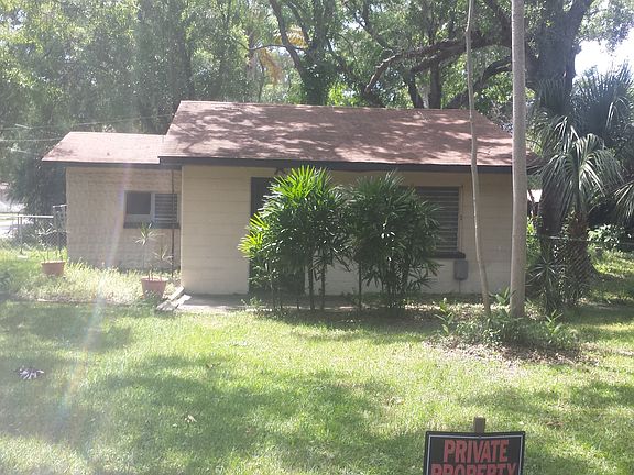 3rd image of 6902 N Himes Ave