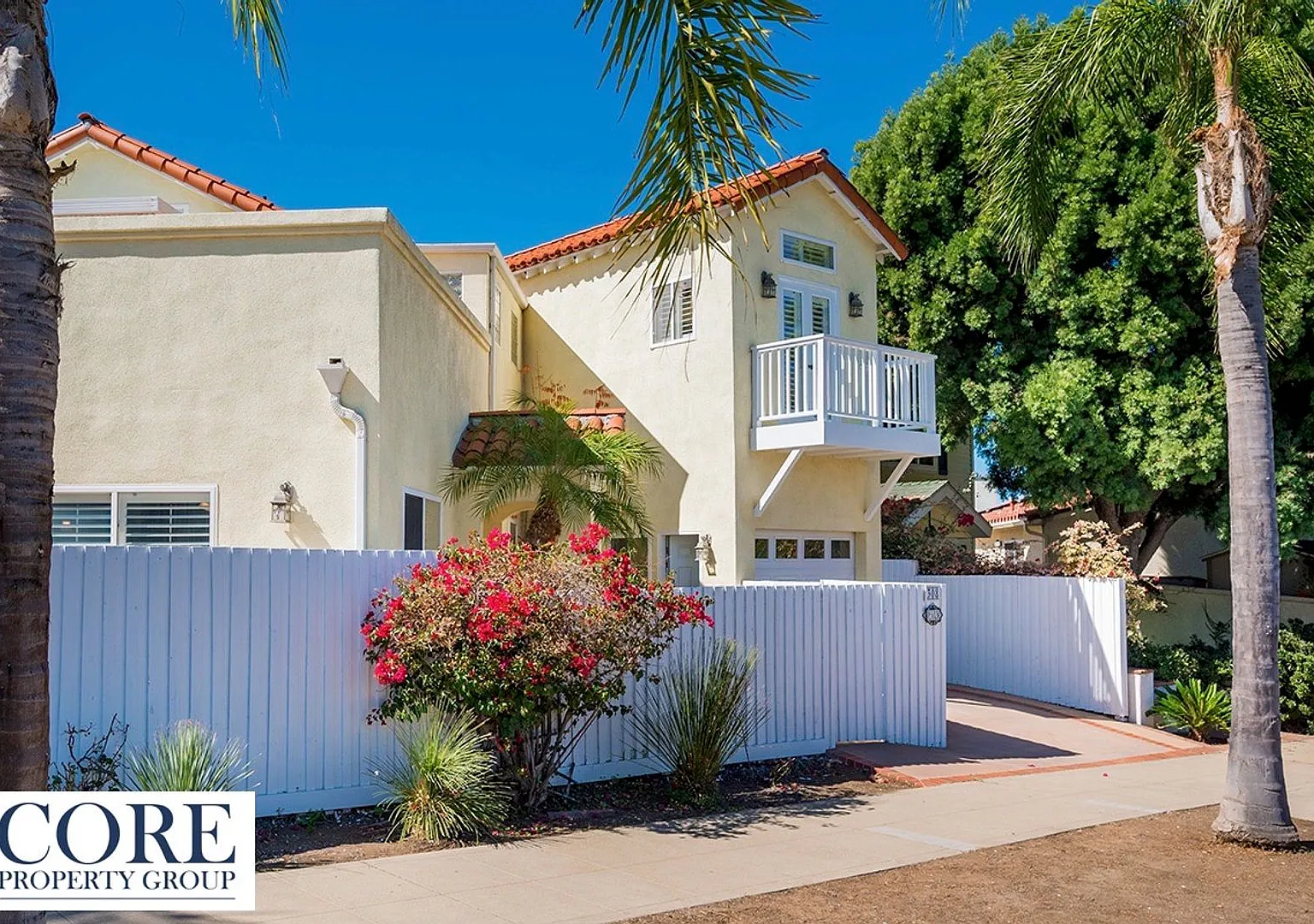Coronado Village Beauty — Photo 2