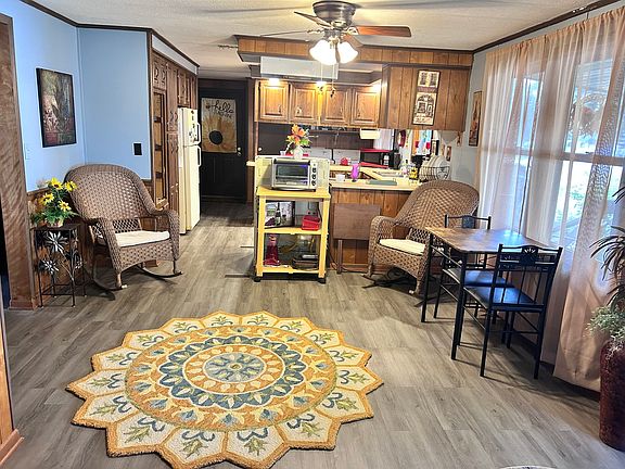 5th image of 144 Maple Ln