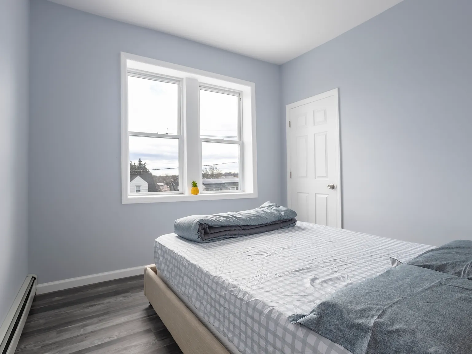 5 bed, 900 sqft, $7,500 — Photo 2