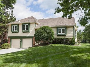 8001 Cottonwood St, Lenexa, KS 66215