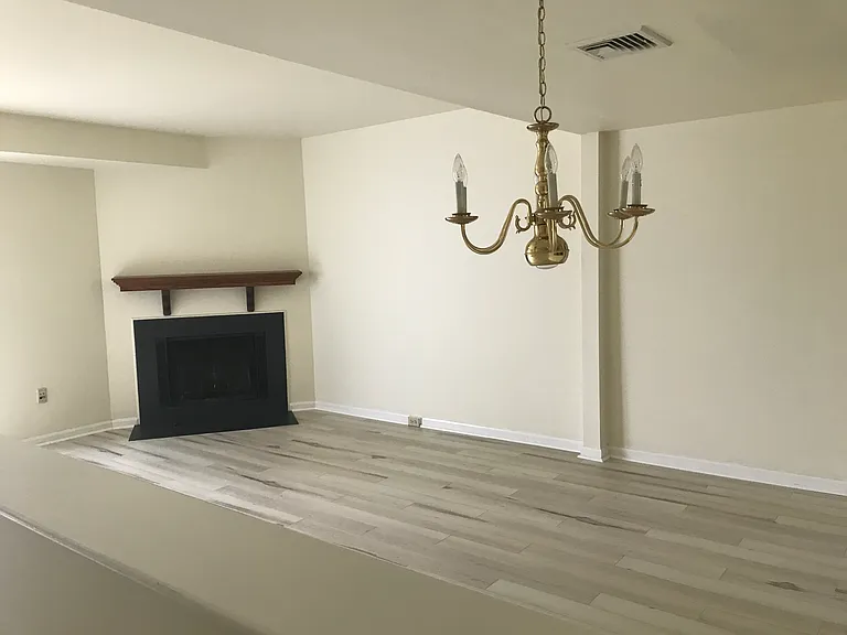 222 Cambridge Ct — Photo 14