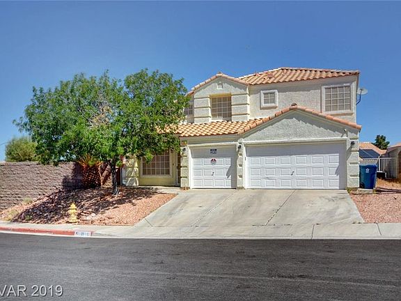 2nd image of 211 Oleander Pl