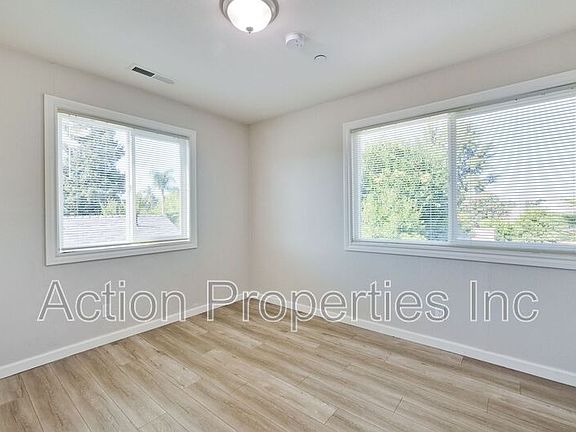 4th image of 565 4th Ave