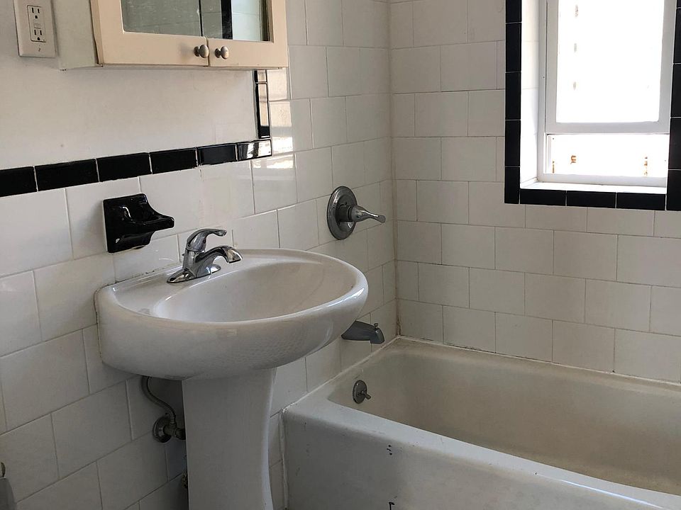 1st image of 2302 University Ave #52