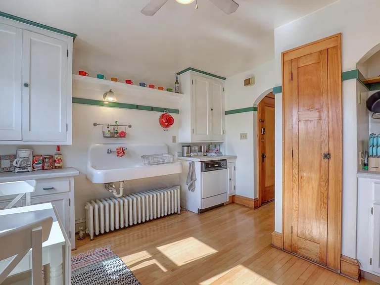 2078 Ludington Ave #UPPER — Photo 14