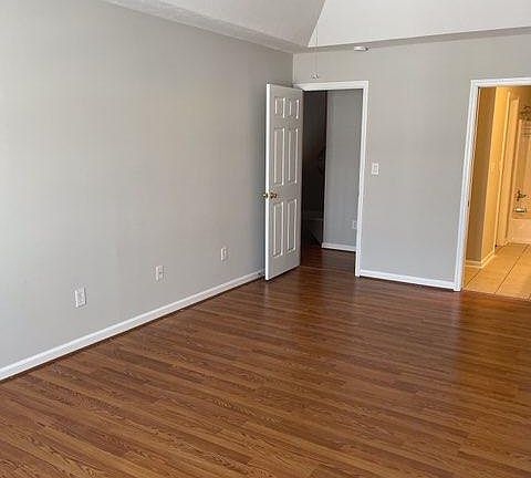 4th image of 204 Nicklaus Ct #204