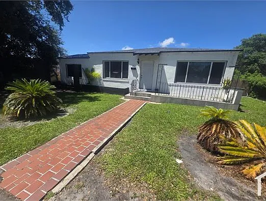 5 bed, 1749 sqft, $3,500 — Photo 4