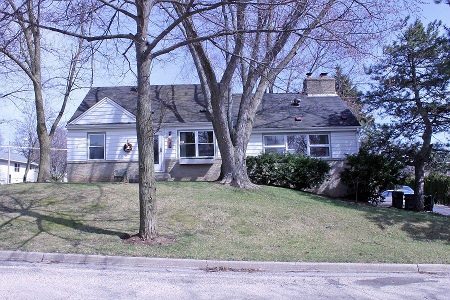 1st image of 270 N 112th St
