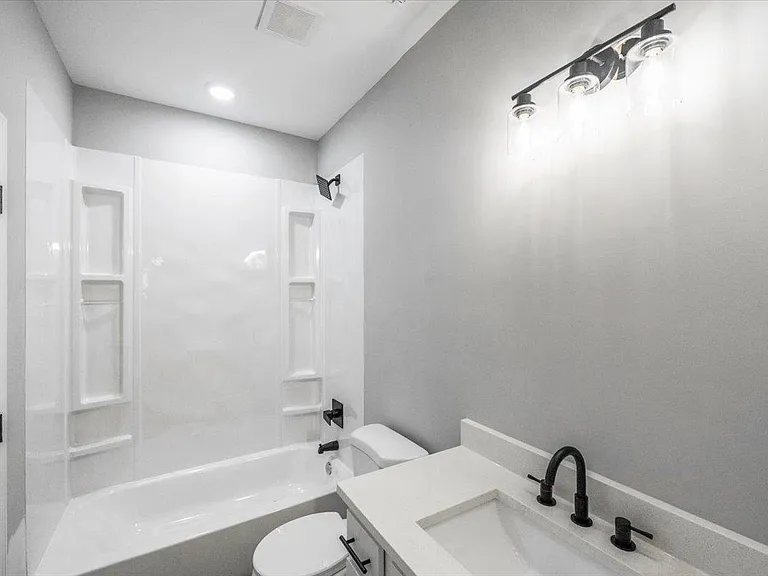 2844 Nathan Ave — Photo 17
