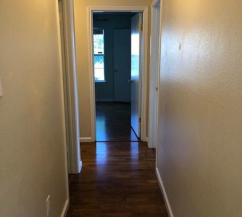 5th image of 5111 White Rock Dr