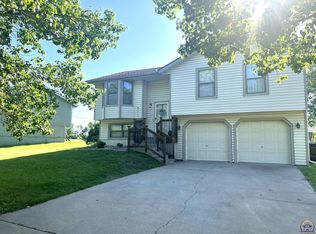 2609 SW Maxfield Rd, Topeka, KS 66614