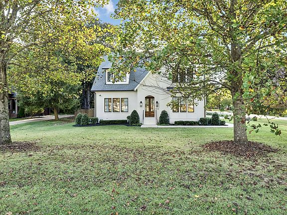 4th image of 813 Hillsboro Rd