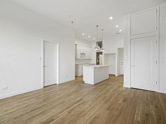 3rd image of 1842 S Blue Island Ave APT 2F