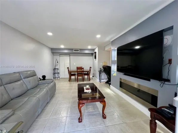 4255 N University Dr APT 304, Sunrise, FL 33351