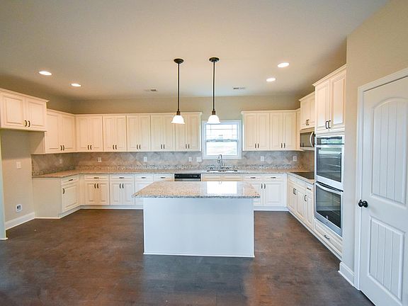 5th image of 410 Reserve At Oakland Lot 410