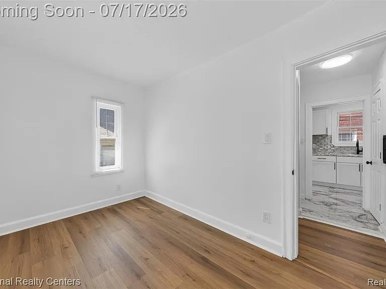 13527 Winthrop St — Photo 22