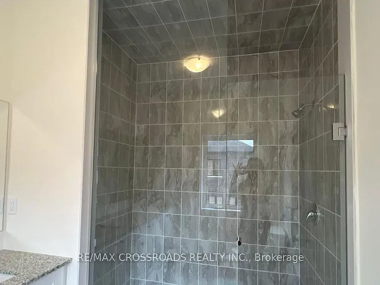 22 Blick Cres — Photo 8