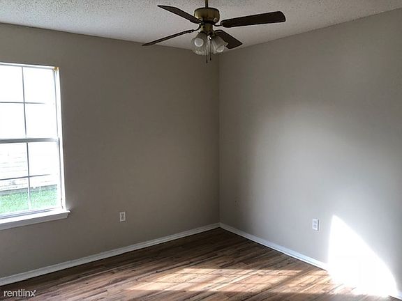 4th image of 10613 Red Bud Ct