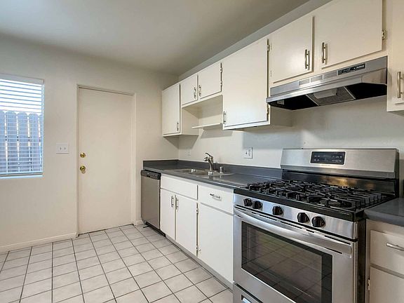 5th image of 1634-0 Hornblend St