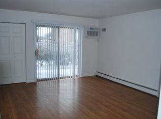 2296 Nichols Rd APT A, Arlington Heights, IL 60004