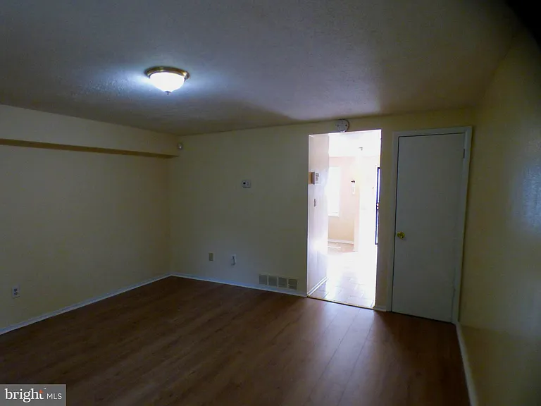 1769 Village Green Dr #Y-82 — Photo 9