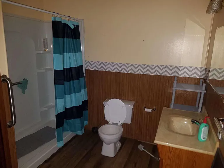 6092 FM 180 — Photo 14