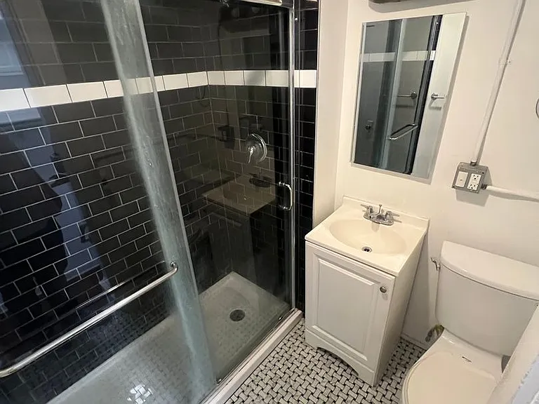 15 Paloma Ave — Photo 26