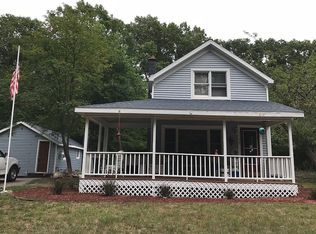 1106 S Chester St, Pentwater, MI 49449