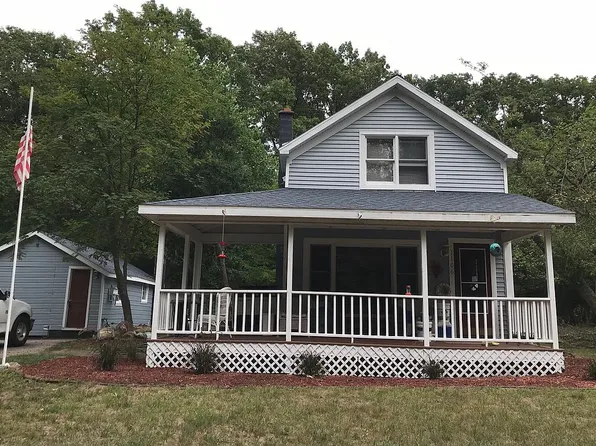 1106 S Chester St, Pentwater, MI 49449