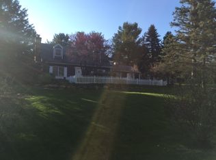 2853 Killarney Park Dr, Hartland, MI